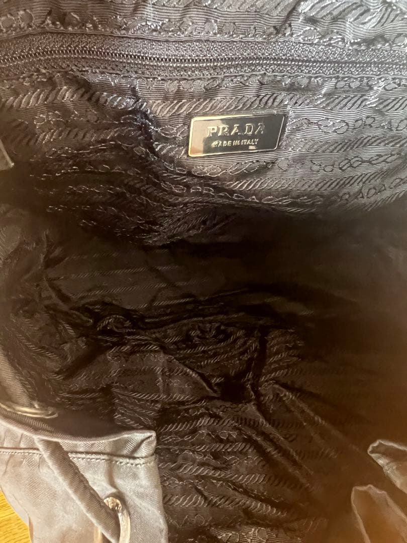 PRADA ナイロンリュック バック　黒　三角プレート