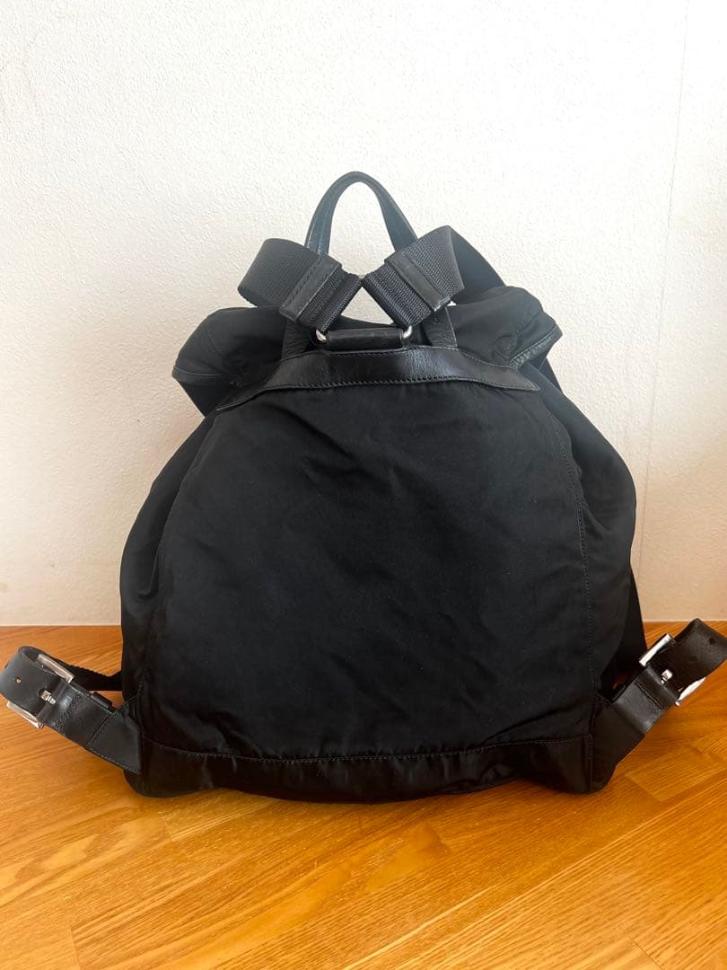 PRADA ナイロンリュック バック　黒　三角プレート