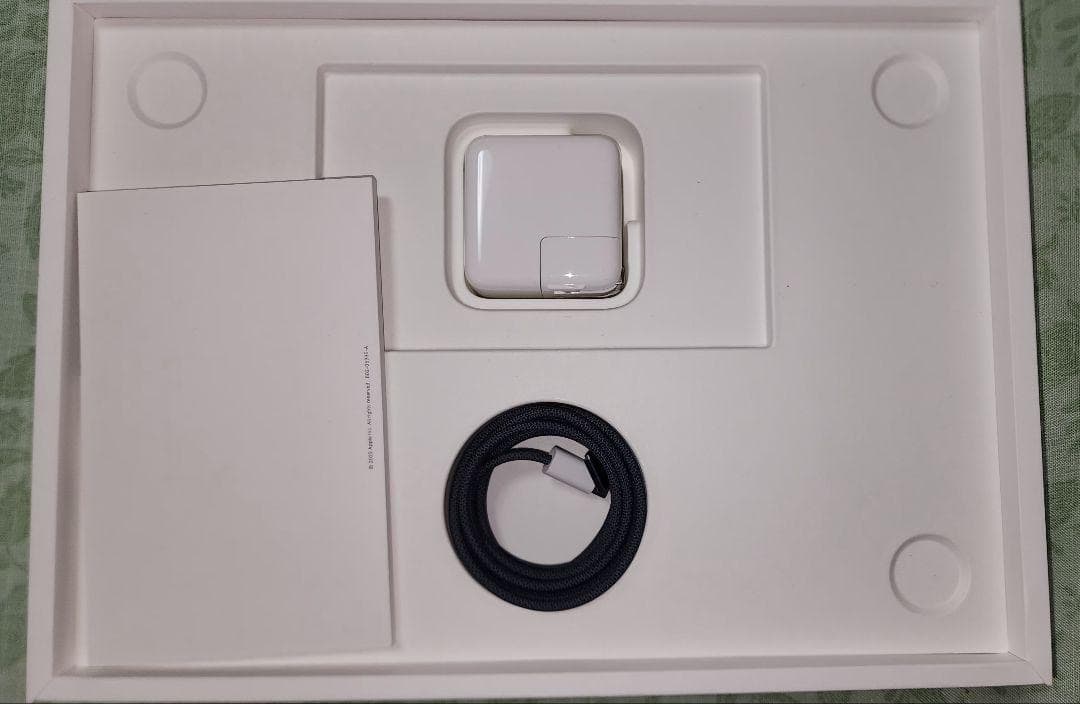 MacBook Air M2 ミッドナイト 2022 13インチ　美品