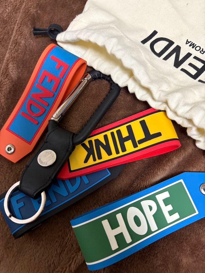 FENDI カラフルキーホルダーセット新品