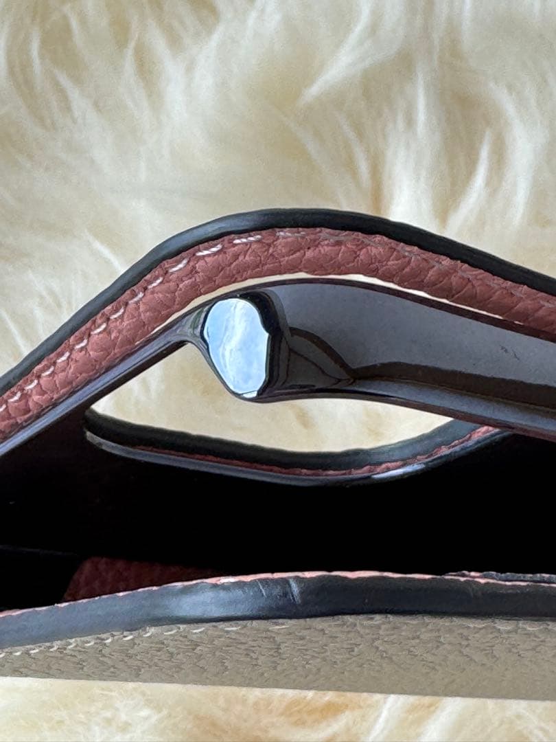 ボナベンチュラ iPhone 15 Pro Max シュリンクレザー　手帳型