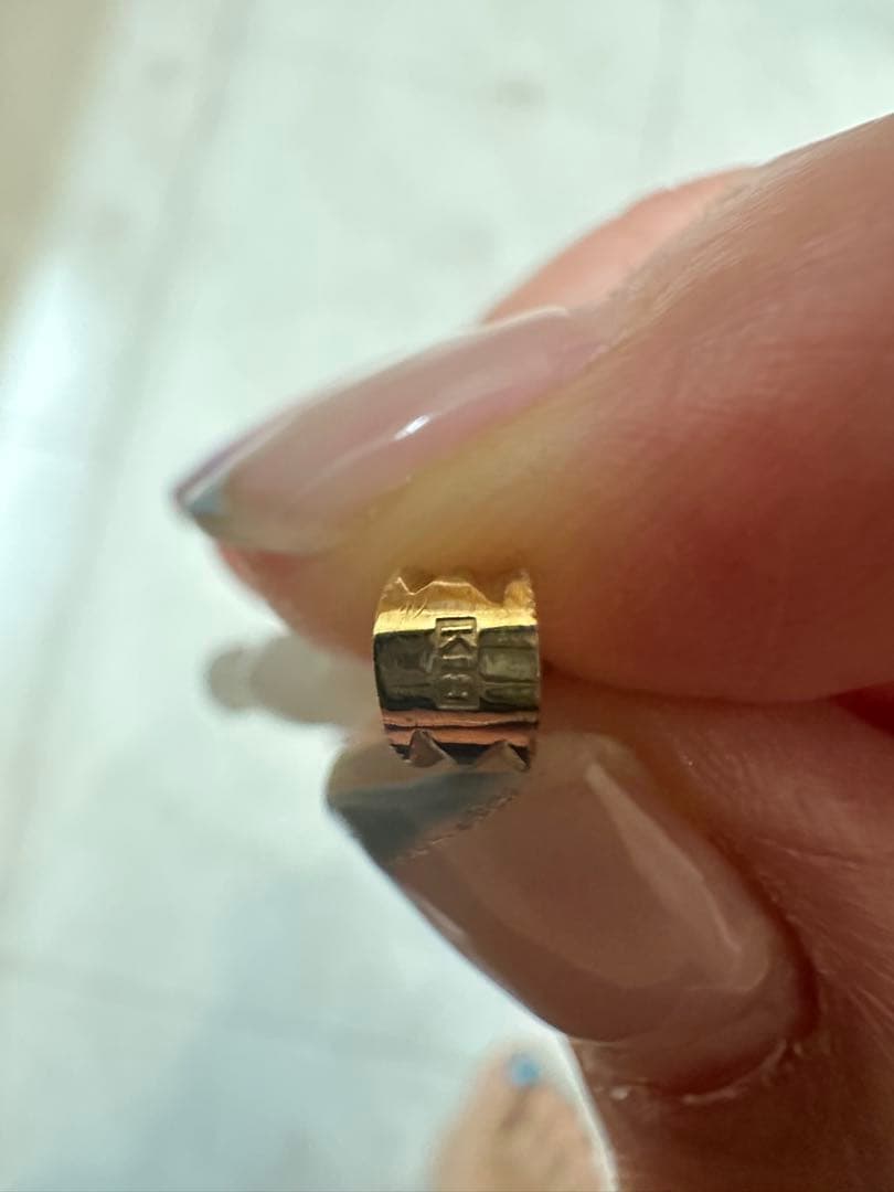 白翡翠　彫刻　ペンダントトップ　k18