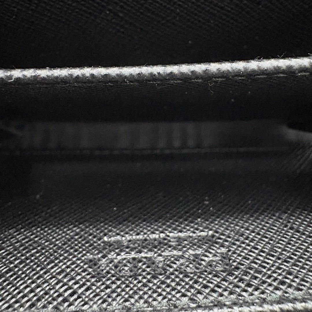 プラダ サフィアーノ エンボス三角ロゴ コンパクト 財布 ケース カード