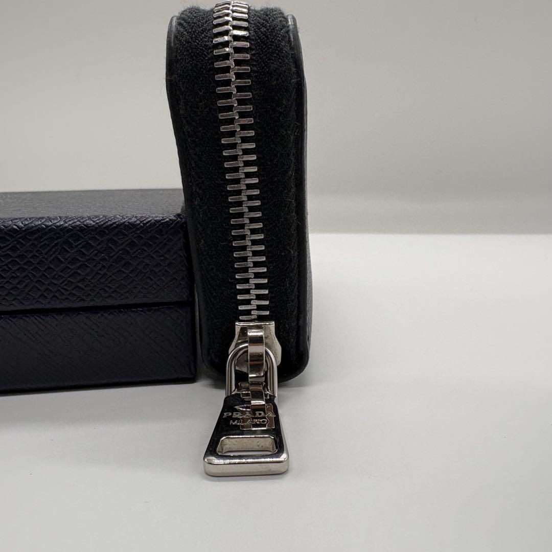 プラダ サフィアーノ エンボス三角ロゴ コンパクト 財布 ケース カード