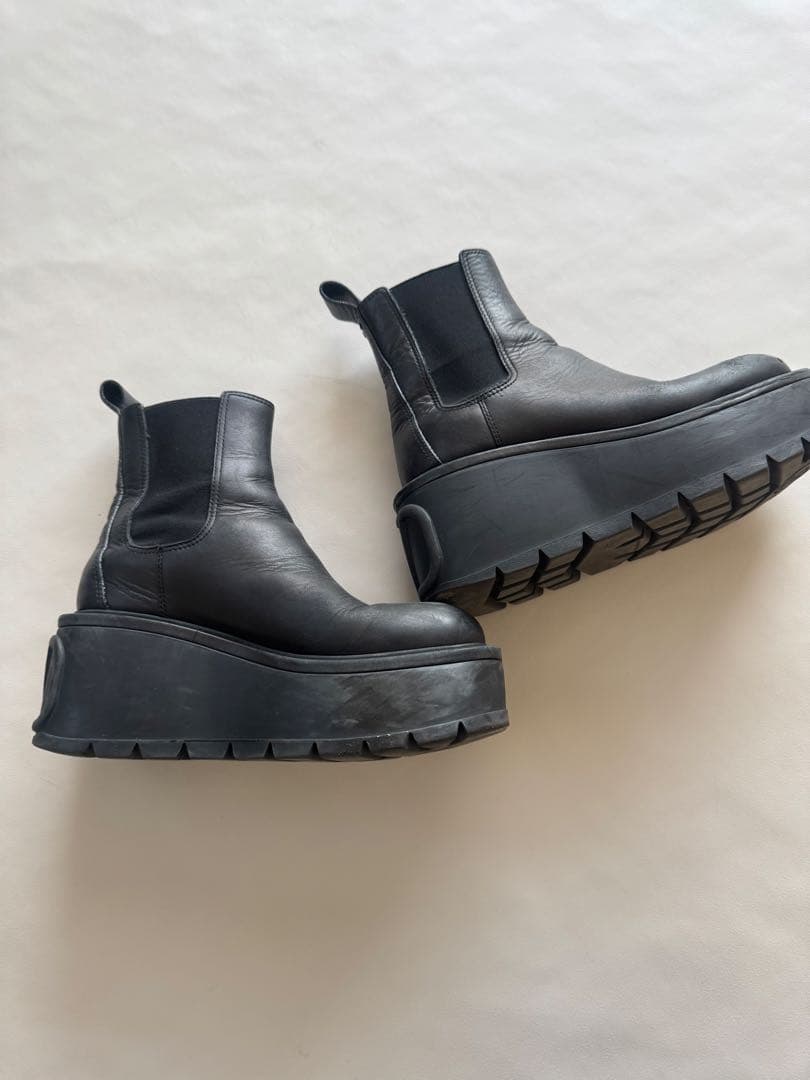 Valentino レザー チェルシーブーツ　23.5