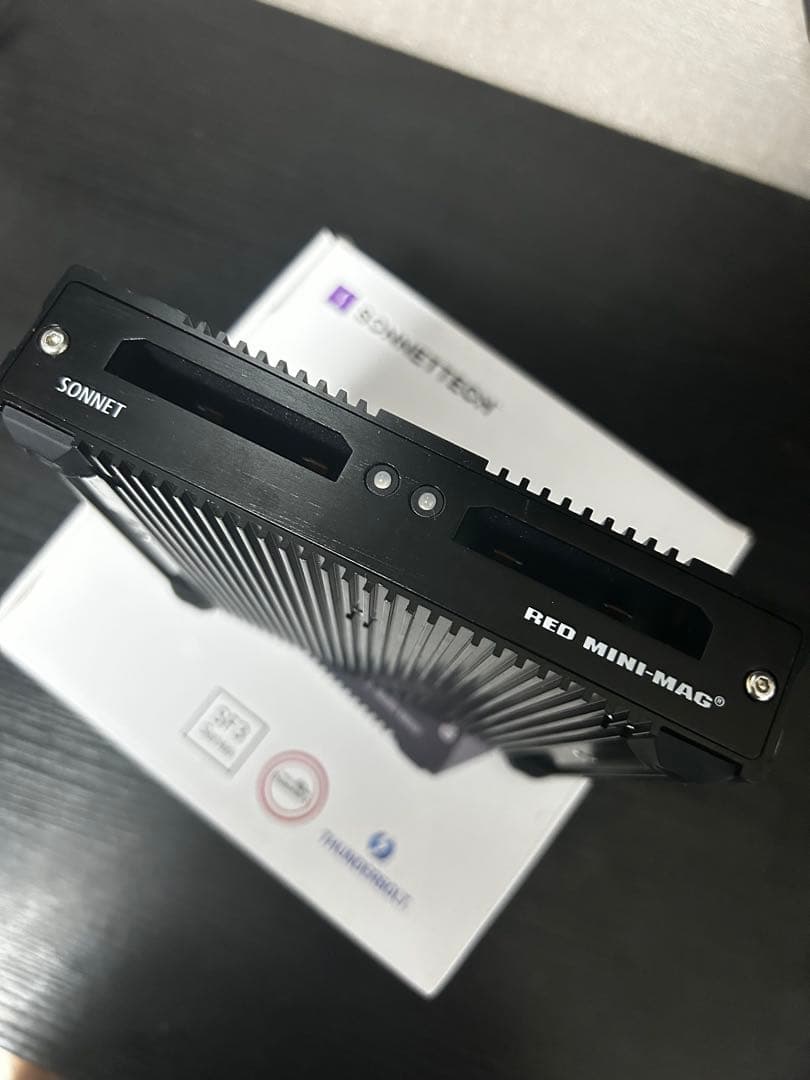 外付けハードディスク・ドライブ SONNET RED MINI-MAG PRO CARD READER