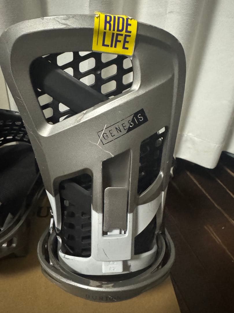 10月27日値段戻します！Burton GENESIS ビンディング Mサイズ