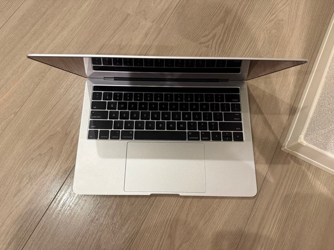 MacBook本体 MacBook Pro (13-inch, 2016)