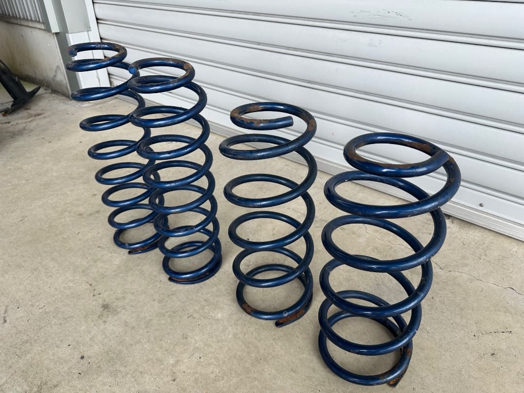 ランクル80用　2.5インチアップスプリング 4本セット