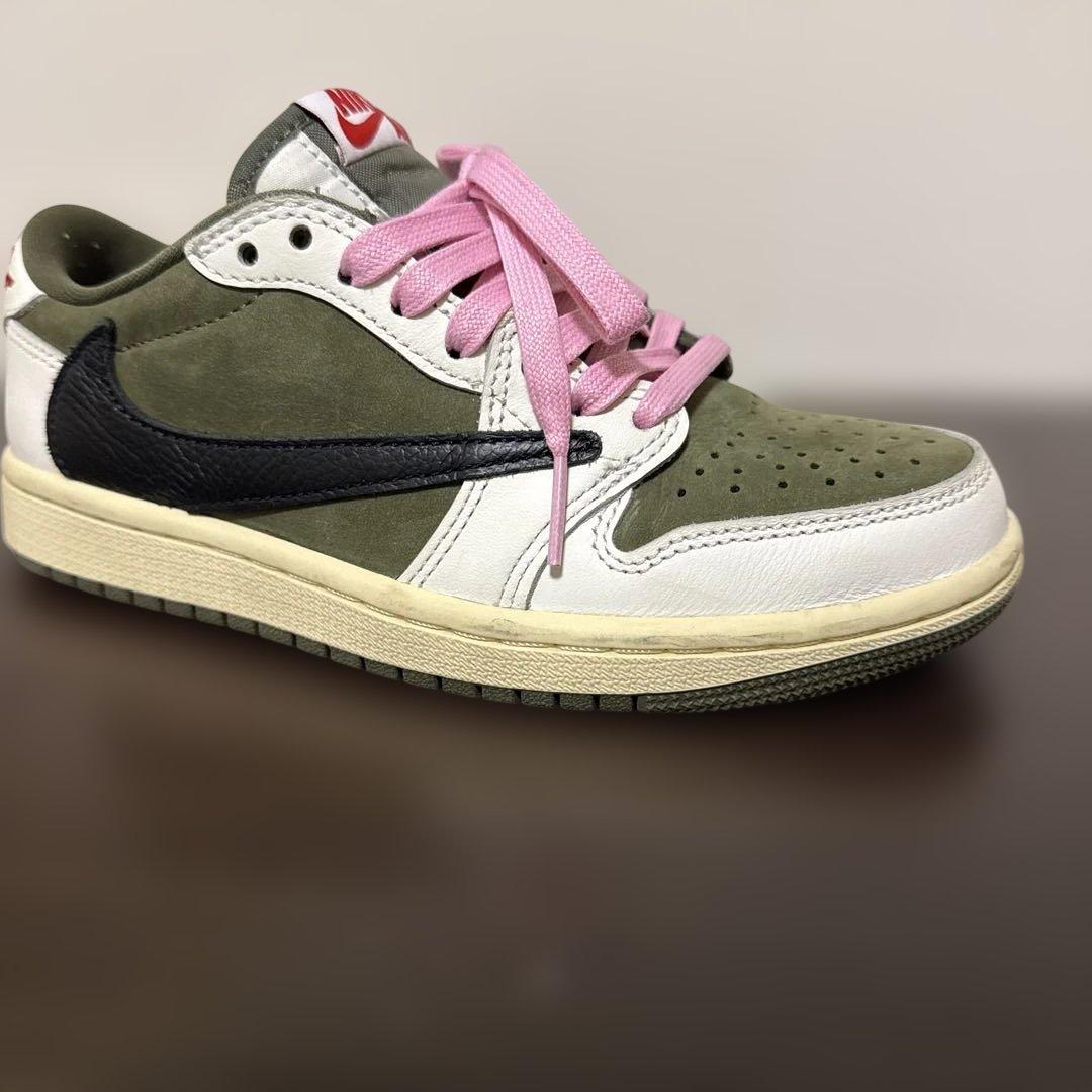 Travis Scott×Jordan 1 Low リバースオリーブ