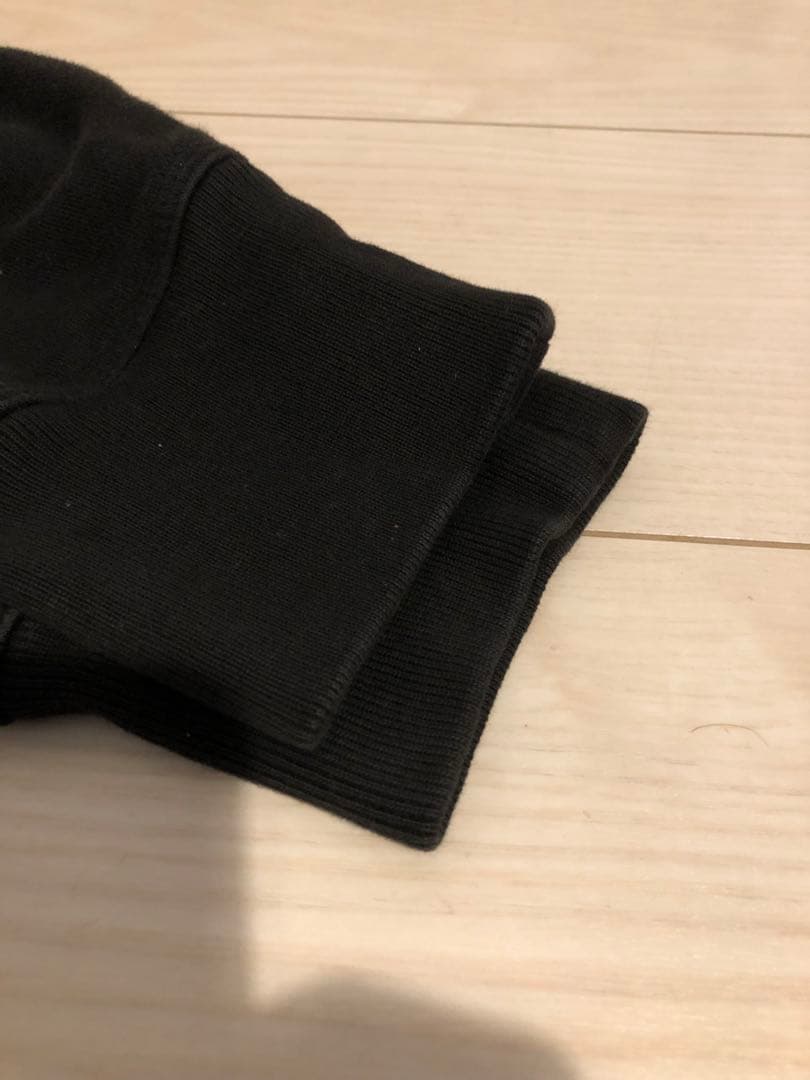 stussy ステューシー　センターロゴ　刺繍　黒　パーカー　即完売品