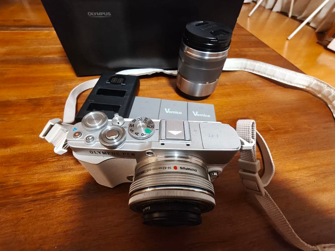 OLYMPUS PEN E-P7 ホワイト