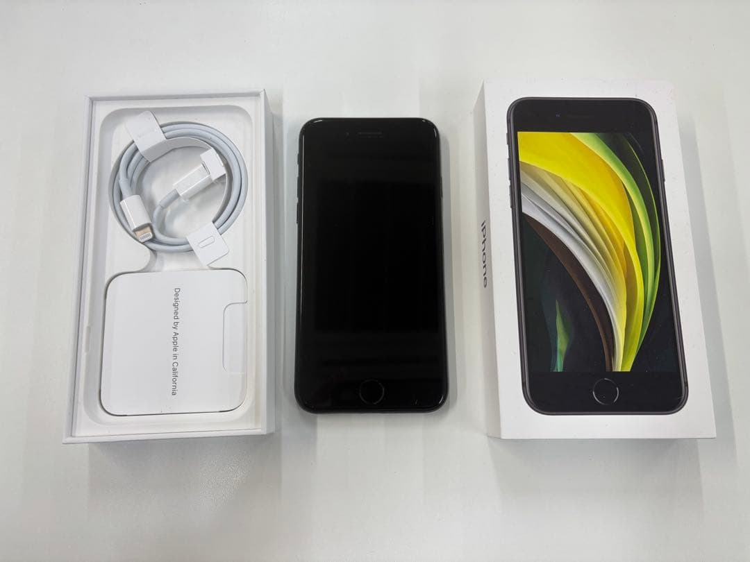 iPhone SE ブラック　128GB