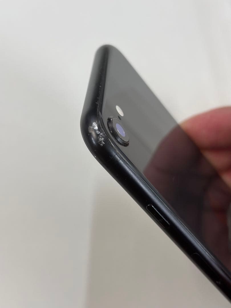 iPhone SE ブラック　128GB