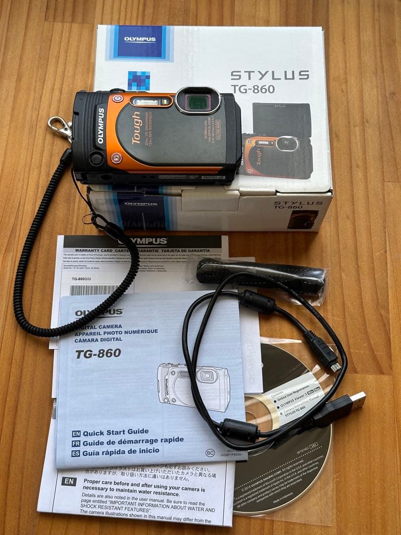 OLYMPUS STYLUS TG-860 本体と付属品