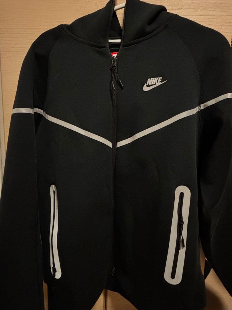 NIKE 反射テックフリースTee Shyne着用