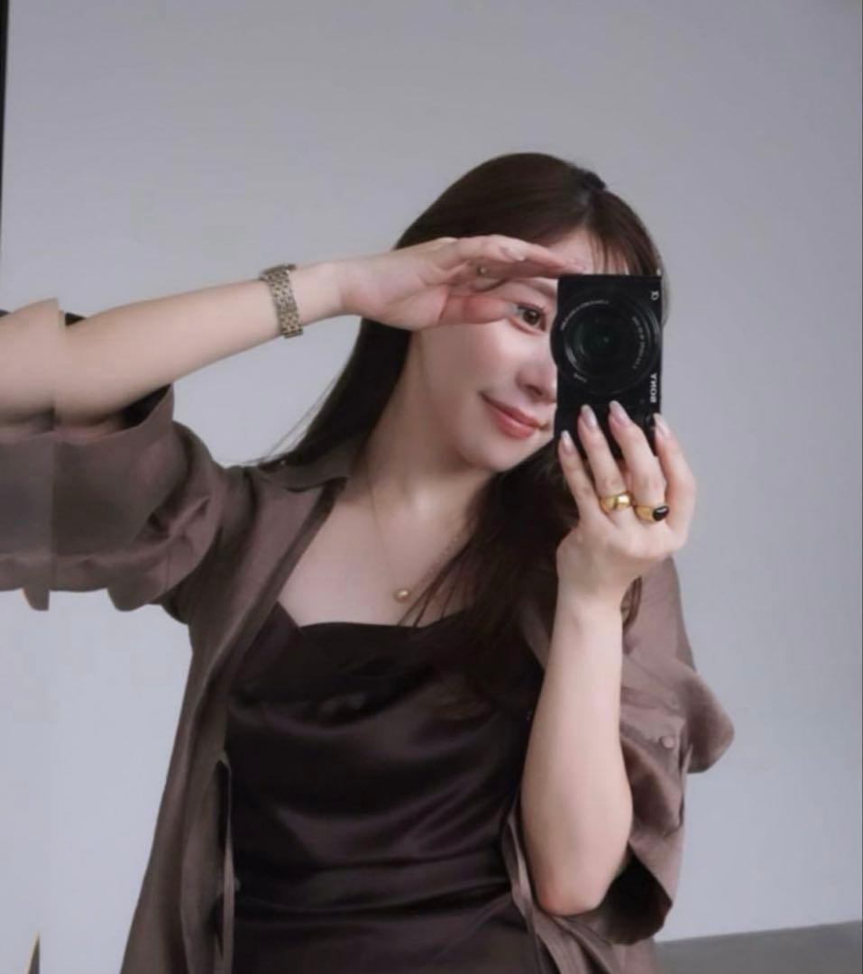 Aimeineカップインドレープサテンキャミソール