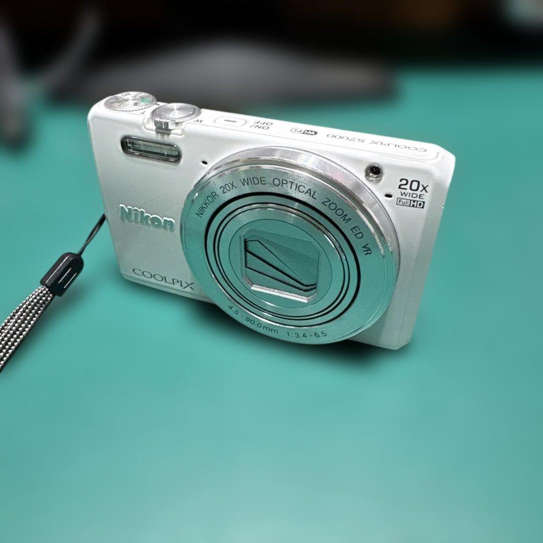 Nikon COOLPIX S7000 ホワイト