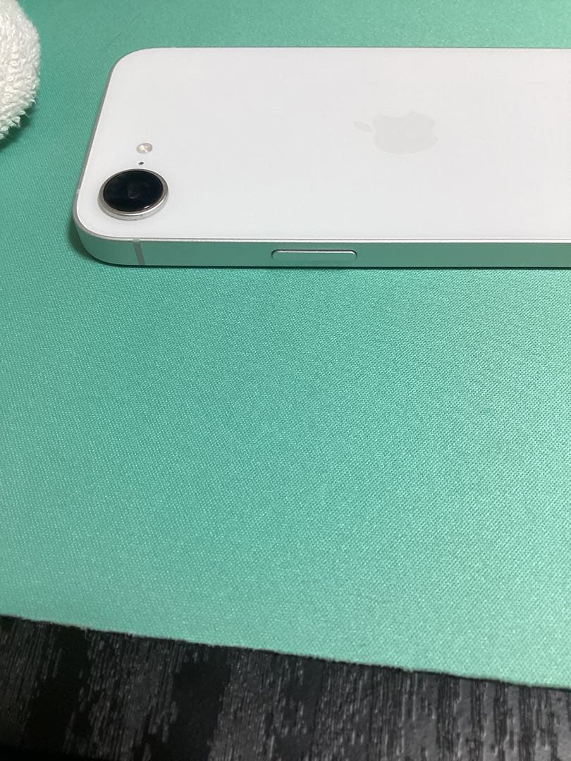 あ*こ様 iPhone16e 256GB 充電ケーブル無し