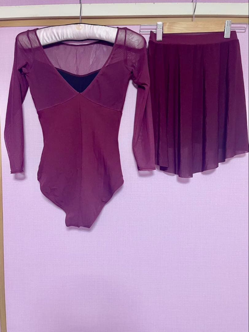 チャコット　バレエ長袖レオタードMサイズ スカートSサイズ
