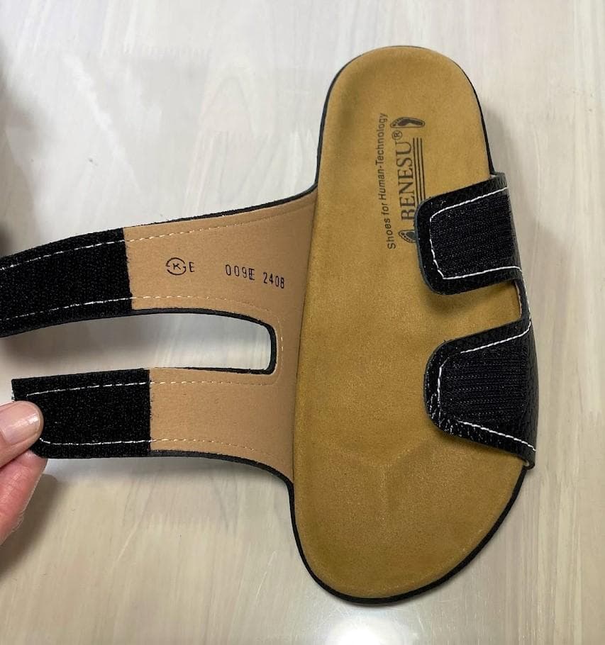 専用出品　新品 24㎝ 009B ベネッシュ BENESU 外履きサンダル 黒