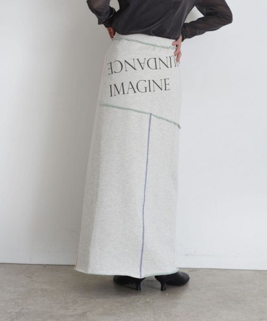 新品　今季　エイミーロウ　配色ボアスウェット バックテキストジップスカート