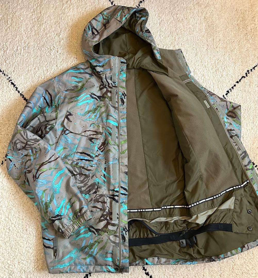 バートンDRYRIDE スノーボードウェア Mサイズ 迷彩柄