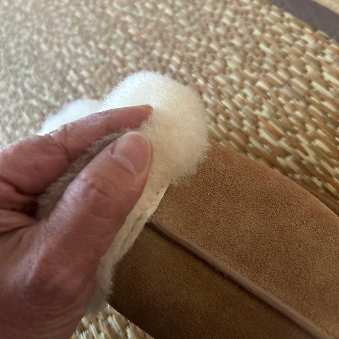 UGG ファーサンダル