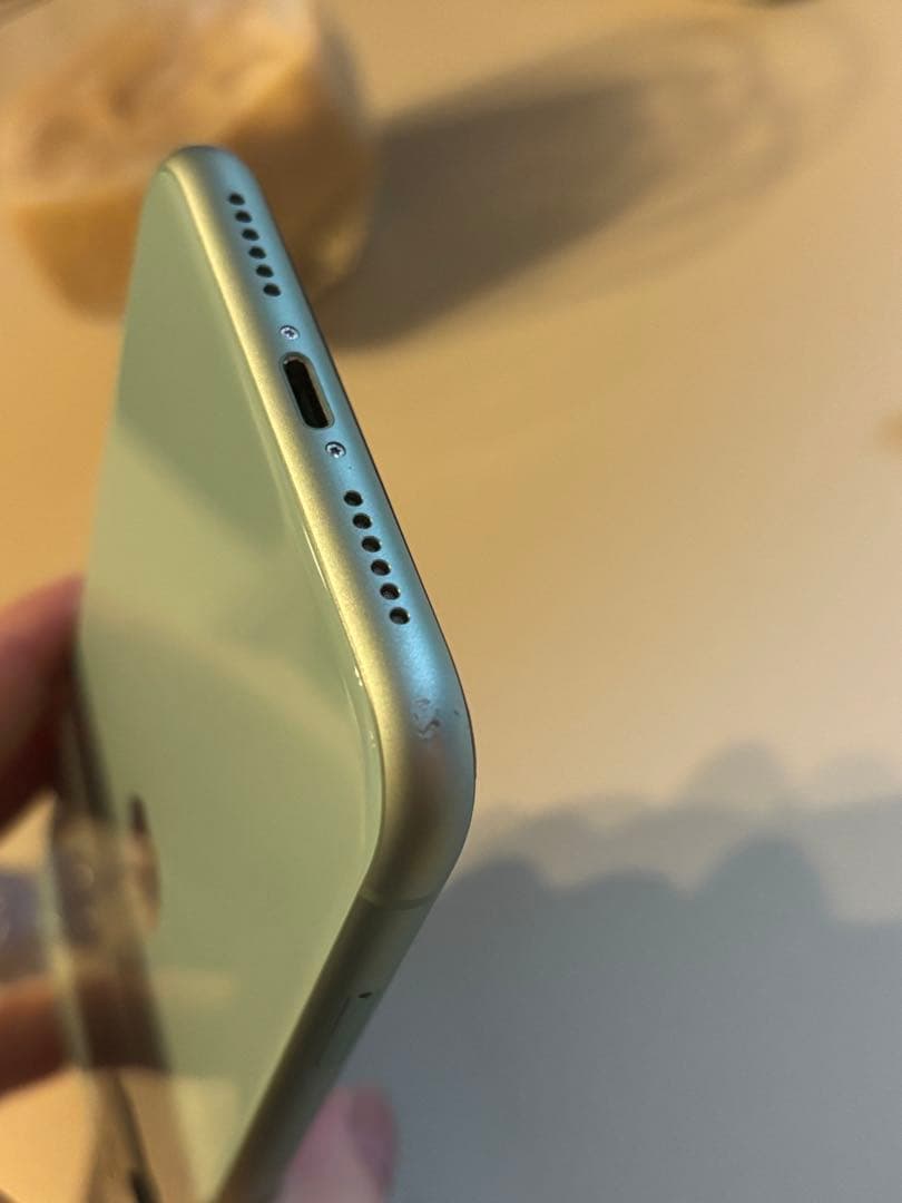 iPhone11 64GB グリーン SIMフリー 画面割れ バッテリー73％