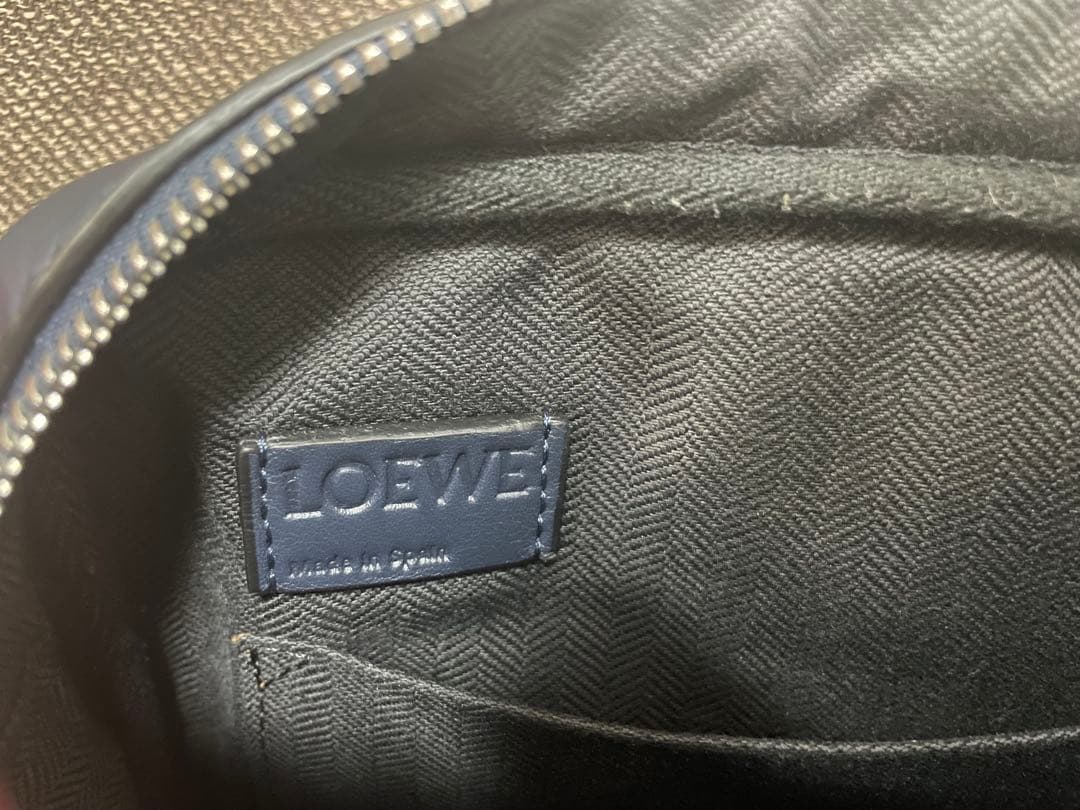 LOEWE ネイビー レザー メッセンジャーバッグ