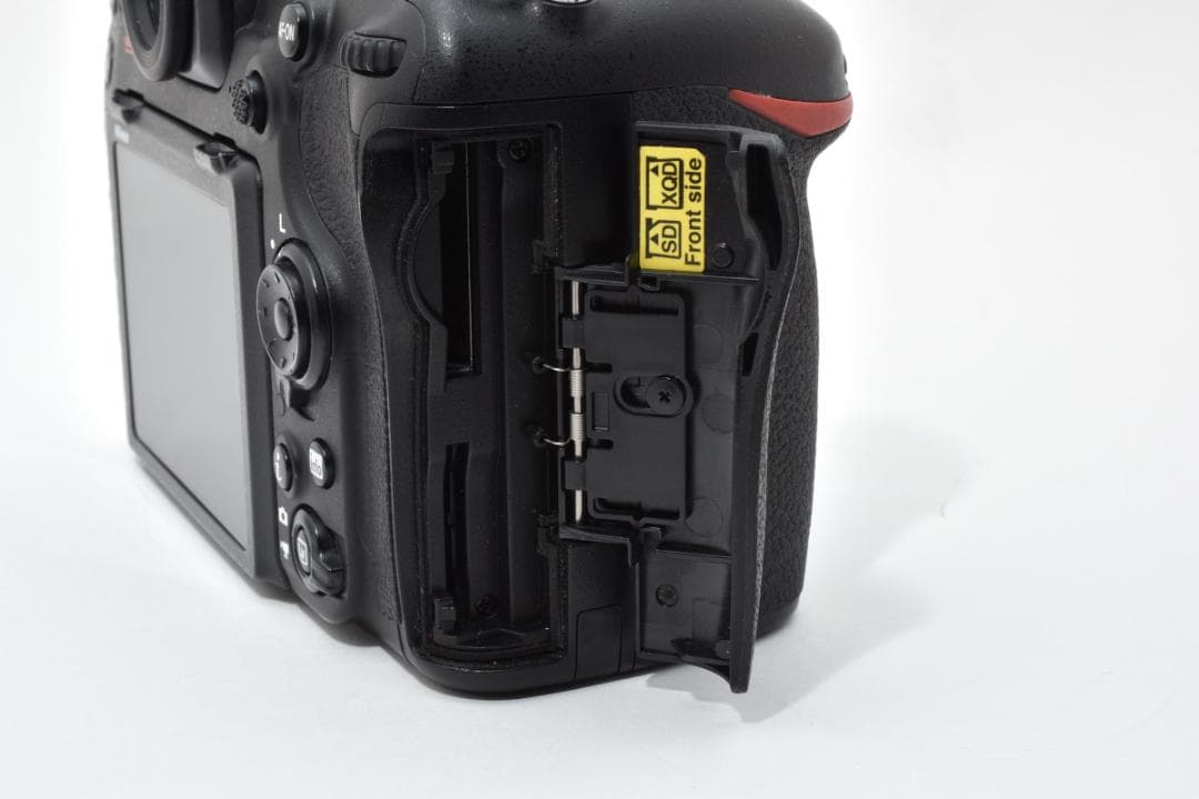 動確済 美品 Nikon D500 MB-D17 デジカメ #631