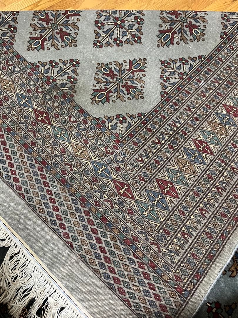 シルク ペルシャ絨毯 156 x 240 cm〔房含まず〕値下しました❣️