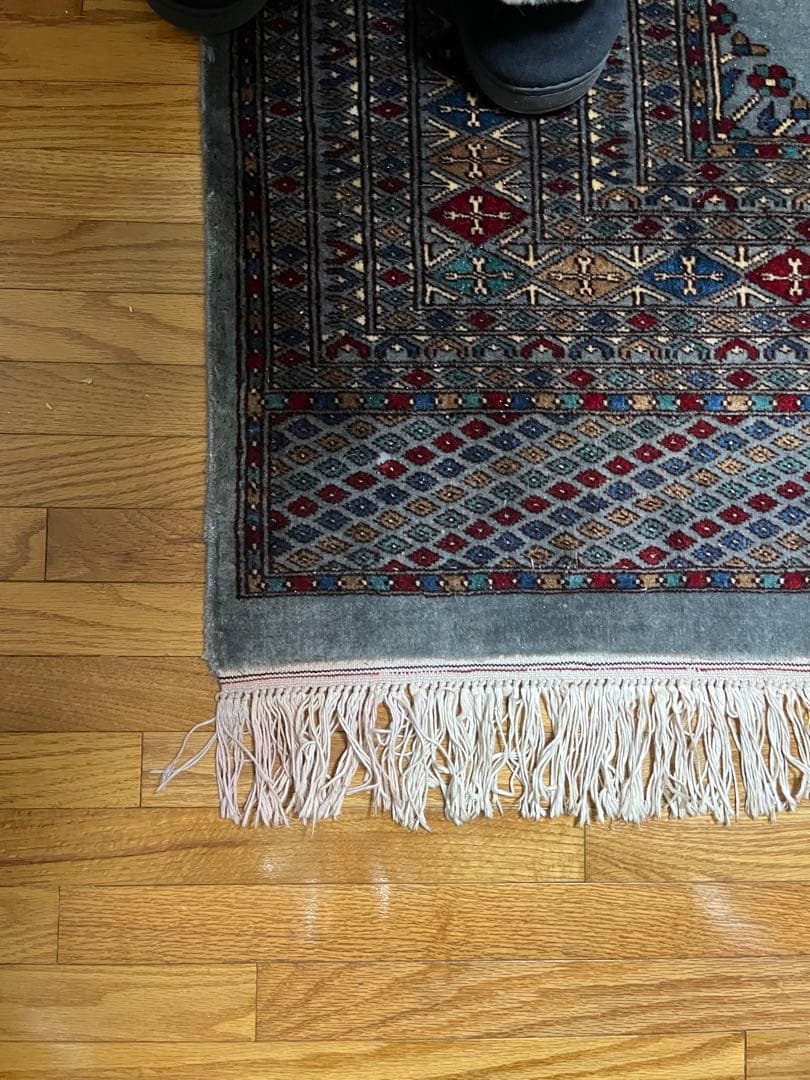 シルク ペルシャ絨毯 156 x 240 cm〔房含まず〕値下しました❣️
