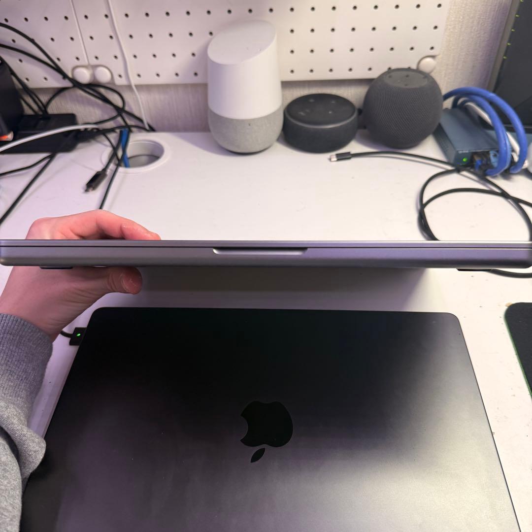 MacBookPro 512GB M3チップ　14インチ　極美品
