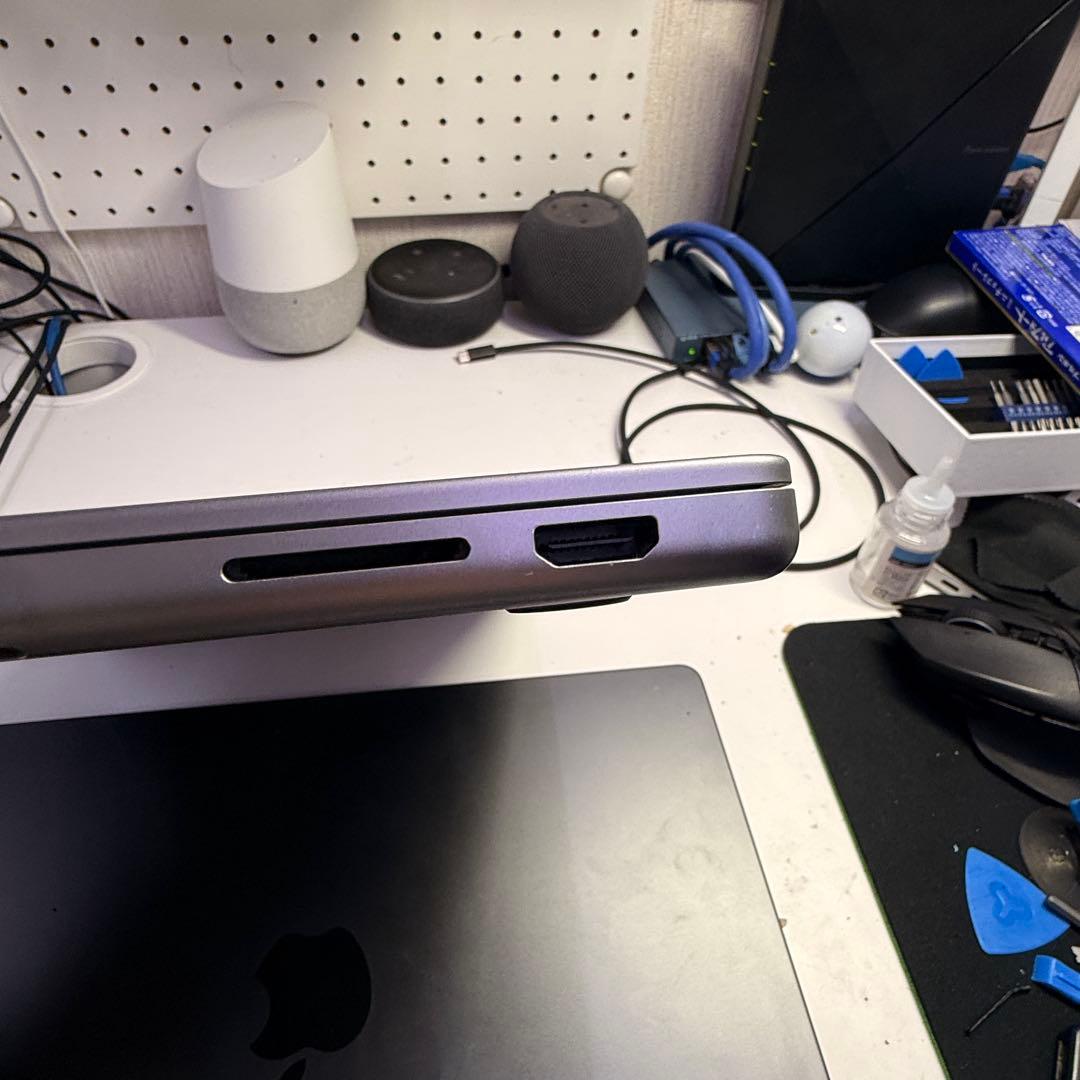 MacBookPro 512GB M3チップ　14インチ　極美品