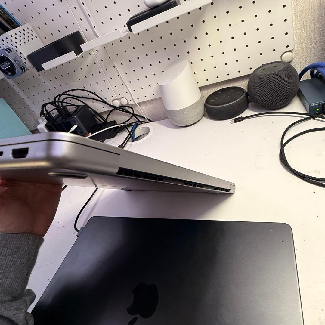 MacBookPro 512GB M3チップ　14インチ　極美品