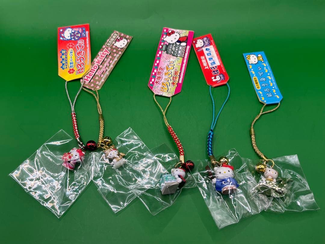 ☆*☆様 【ほぼ新品未開封】 ハローキティ ご当地ストラップ 根付け 29個