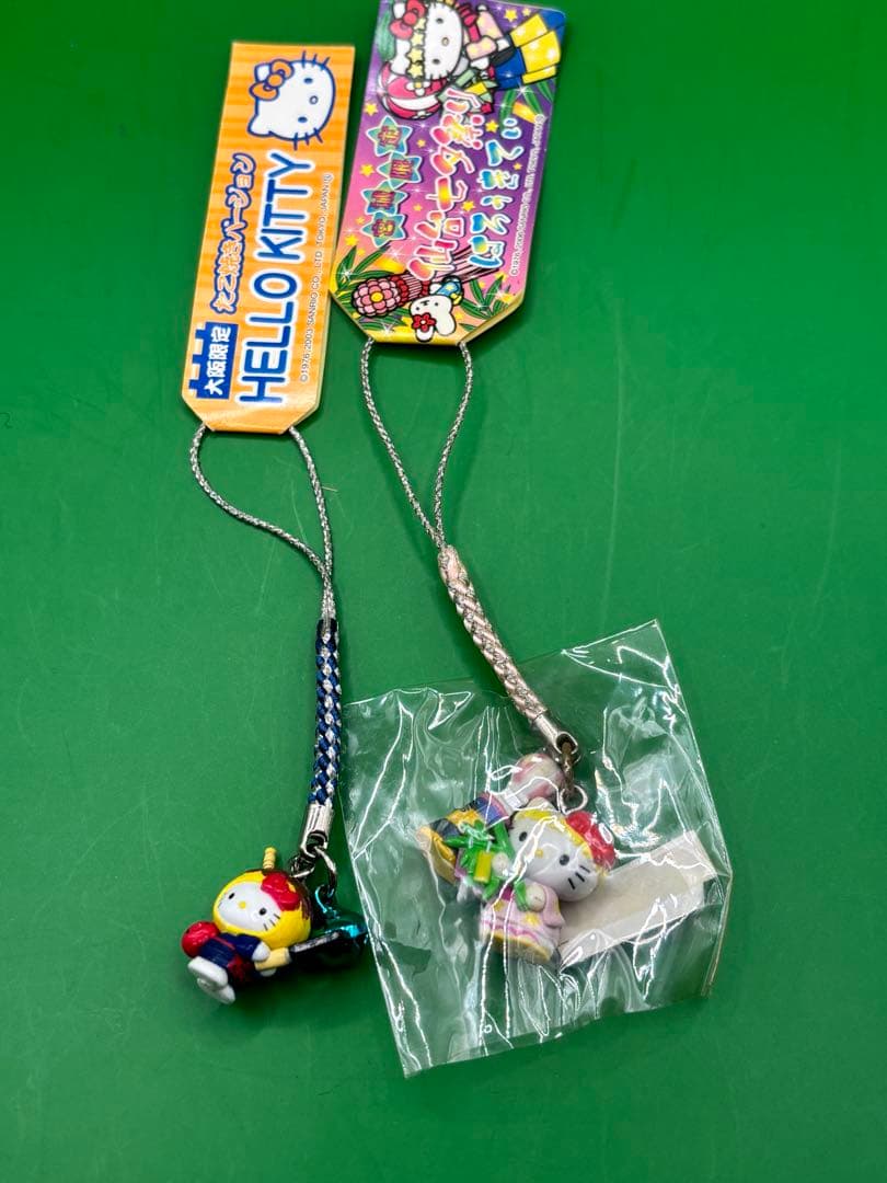 ☆*☆様 【ほぼ新品未開封】 ハローキティ ご当地ストラップ 根付け 29個