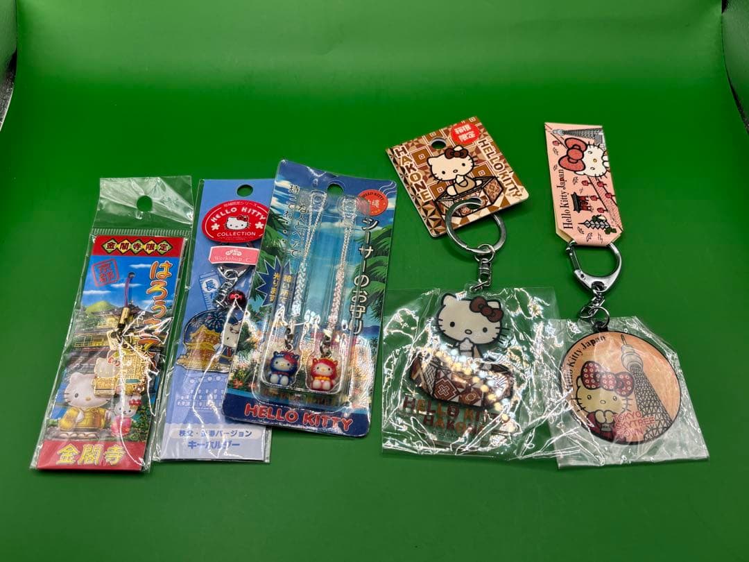 ☆*☆様 【ほぼ新品未開封】 ハローキティ ご当地ストラップ 根付け 29個