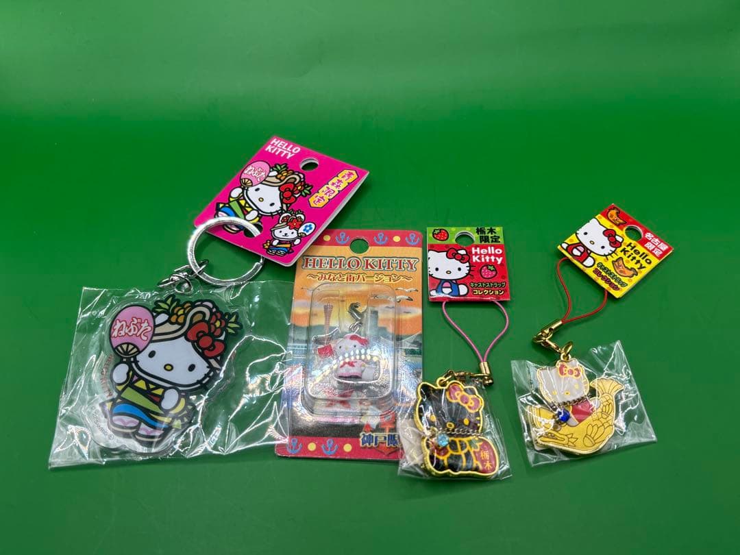 ☆*☆様 【ほぼ新品未開封】 ハローキティ ご当地ストラップ 根付け 29個