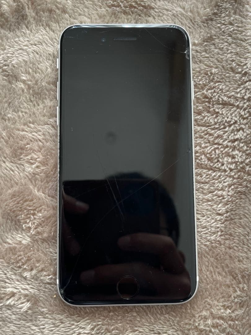 iPhoneSE 64GB 中古　SIMなし　SIMロックなし