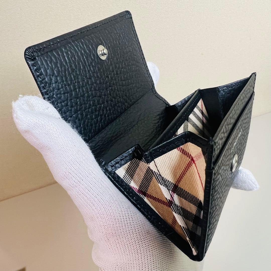 【未使用に近い】バーバリー ケース ブラック ノバチェック 箱付き