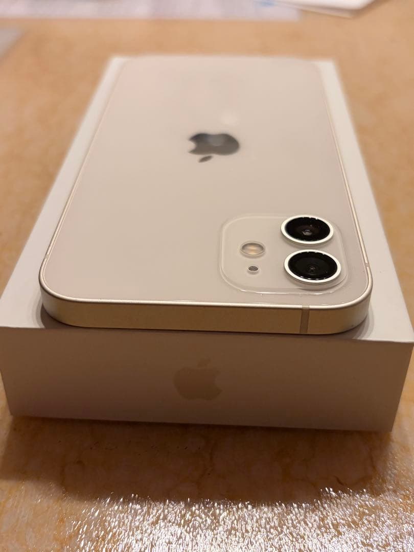 Apple iPhone 12 ホワイト 64GB 本体