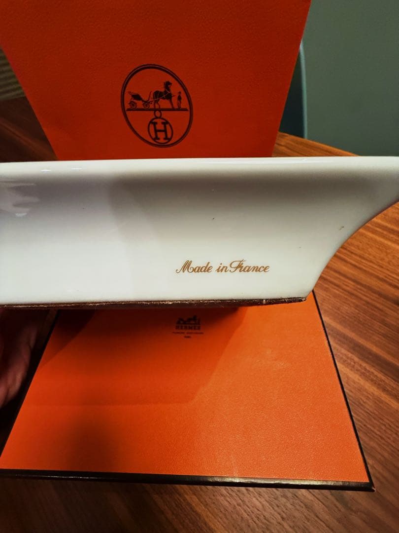 HERMES 陶器製灰皿 犬のデザイン