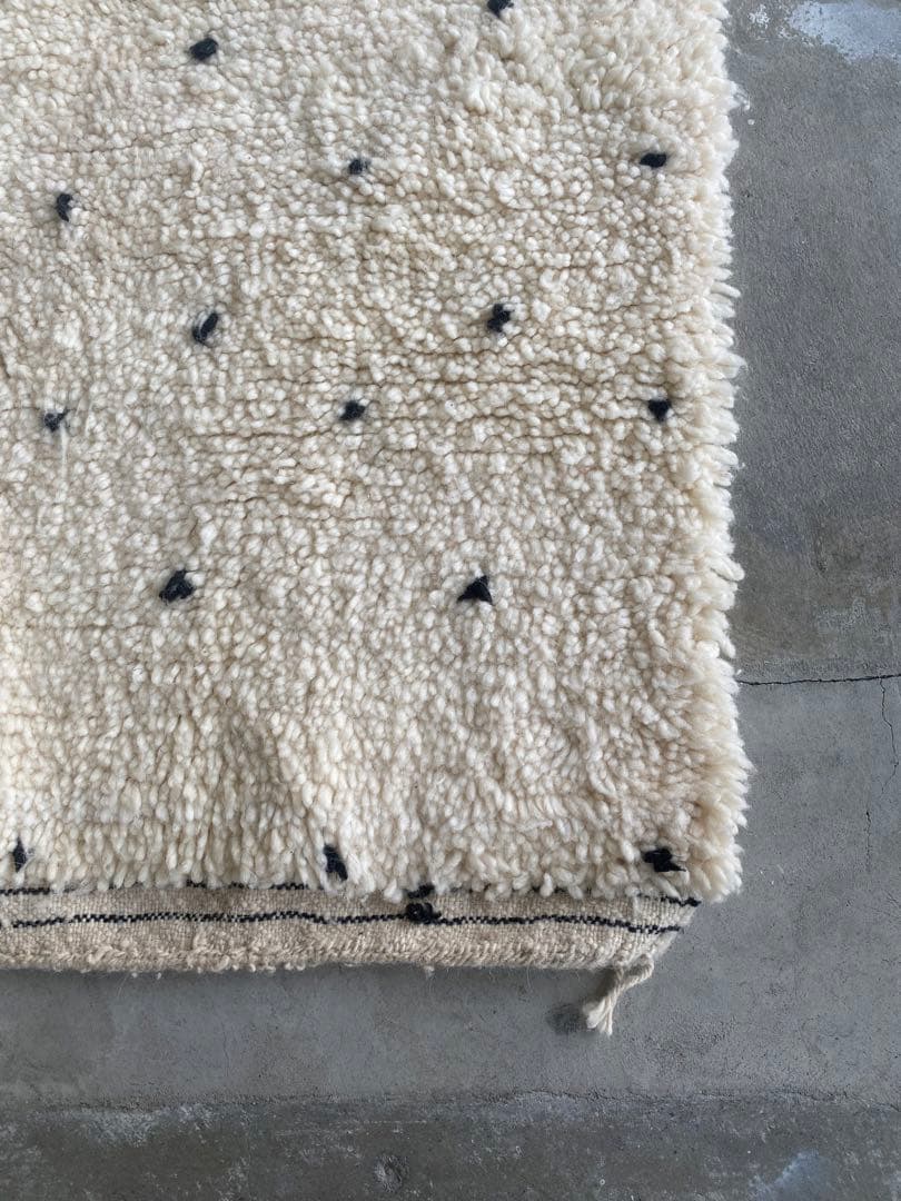 【人気のドット柄】モロッコ製 ベニワレン ラグ