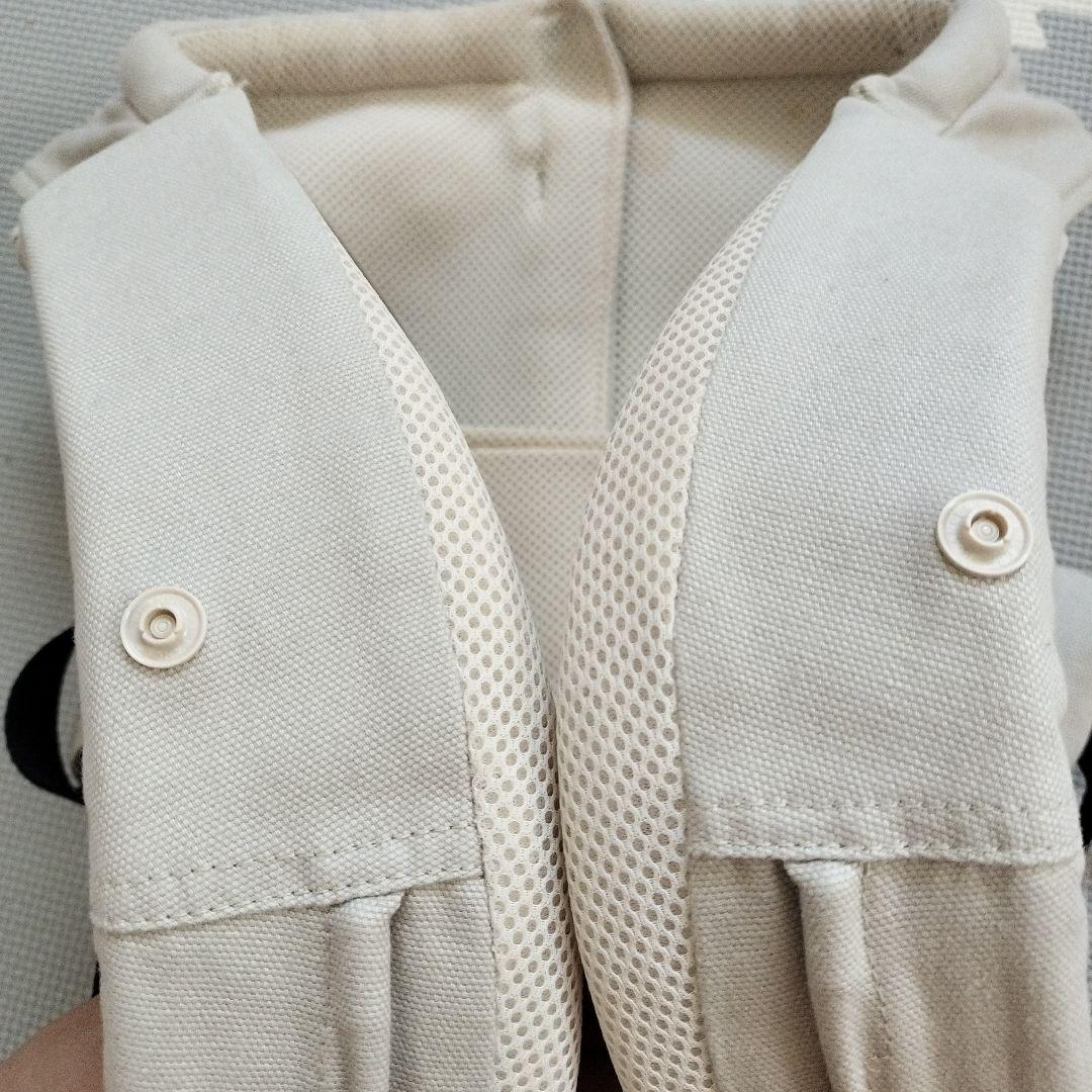 美品!!よだれパッド、ヘッドカバー未使用　キューズベリー　抱っこ紐