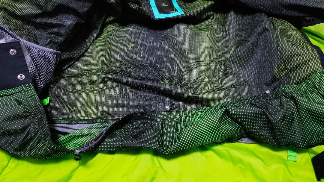 【REW アールイーダブリュー】 スノーボードウェア ゴアテックス