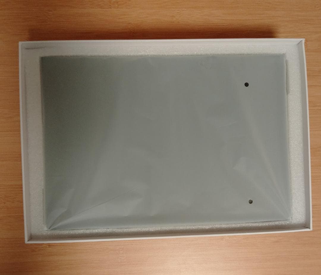 ほぼ新品 OLED モニター 14インチ 3K 120Hz