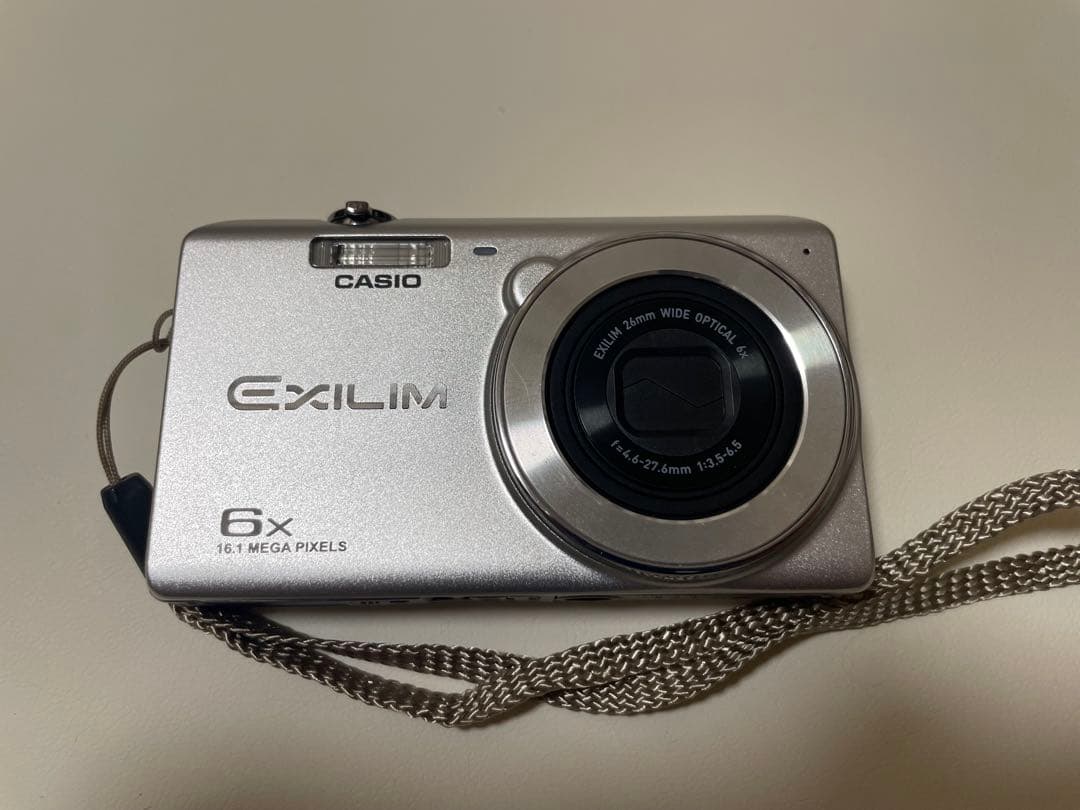 中古品　CASIO EXILIM EX-Z900 SR コンパクトデジタルカメラ