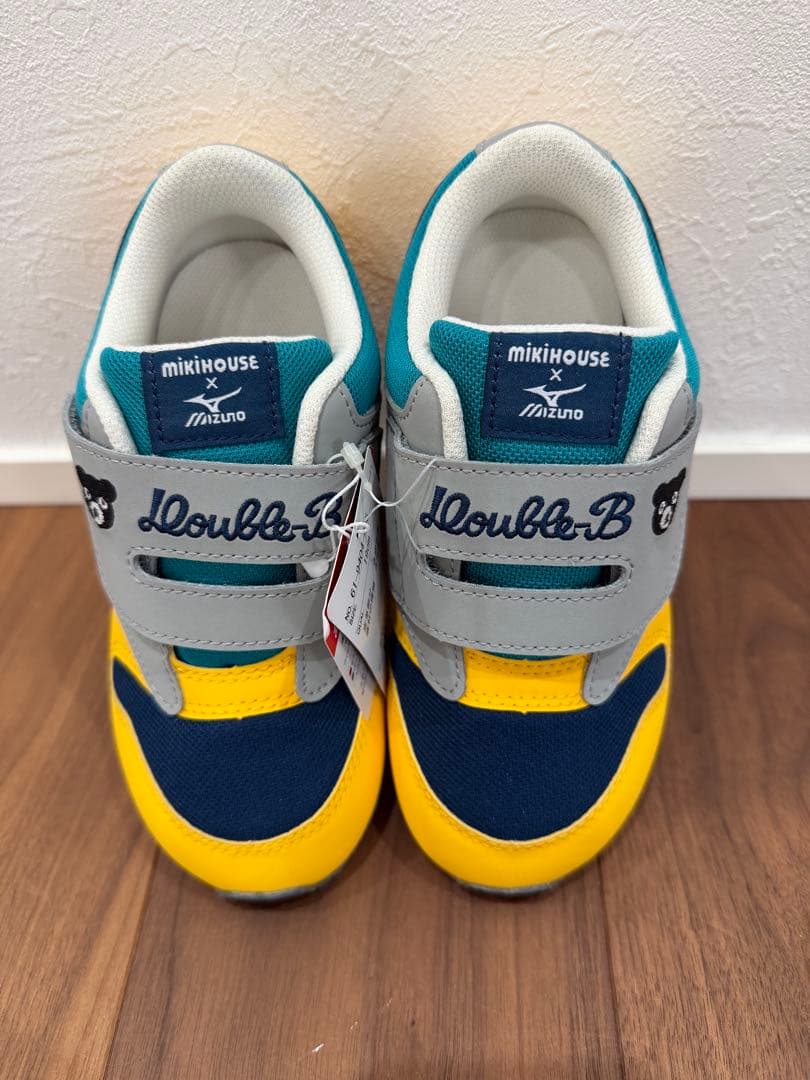 【新品】ミキハウスダブルビー　スニーカー　ミズノコラボ　19センチ
